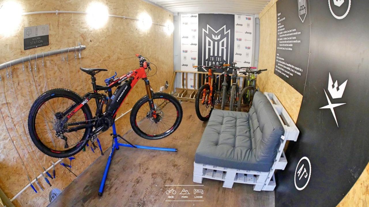 Bike Park Lodge Merthyr Tydfil Esterno foto